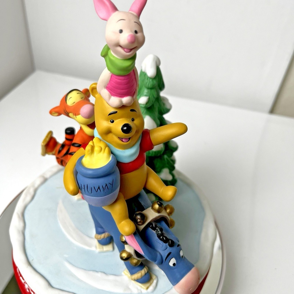1997 Disney & Grolier CHRISTMAS FIGURINE "Pooh's Skating‎ Party" Limited Edition - Picture 12 of 17